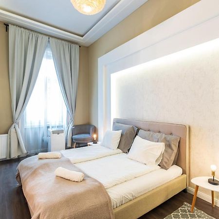 Spacious Luxury Apartment At The Heart Of Budapest Bagian luar foto
