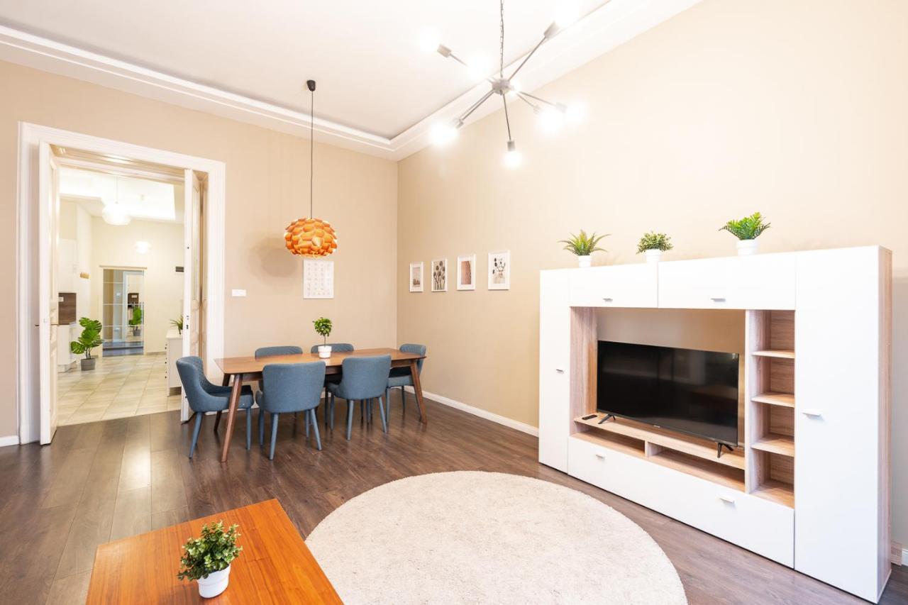 Spacious Luxury Apartment At The Heart Of Budapest Bagian luar foto